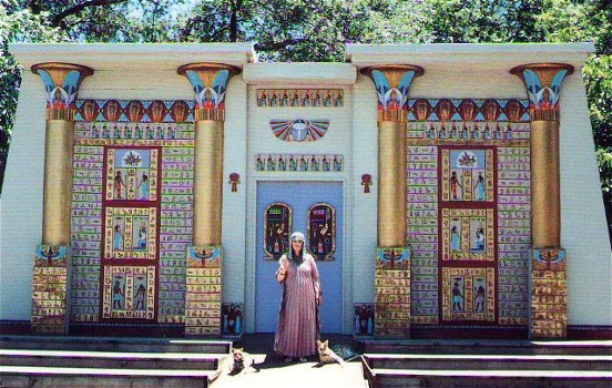 Loreon Vigne at Isis Oasis